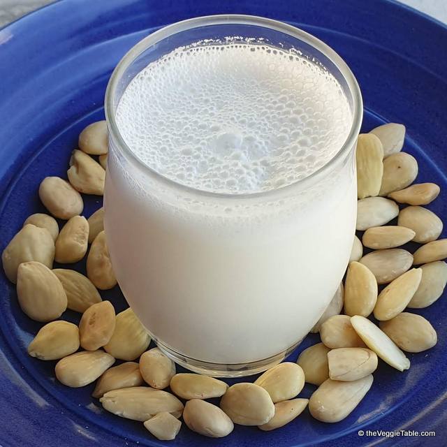 Almond Milk Ⓥ