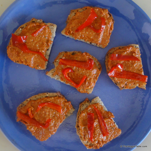 Cheezy Red Pepper Dip Ⓥ