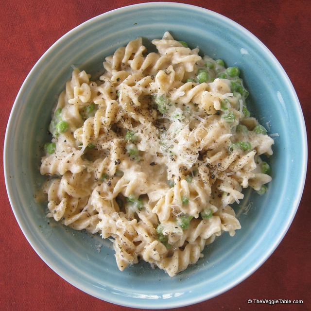 Creamy Pasta with Peas Ⓥ