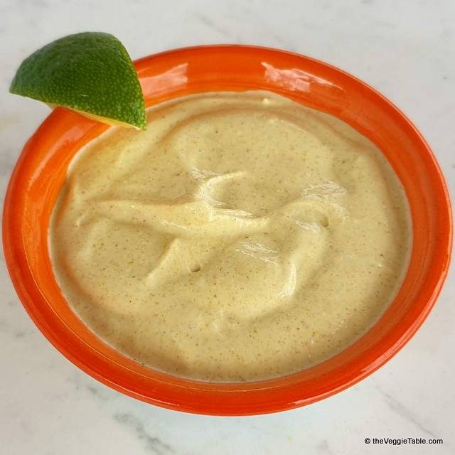Curried Yogurt Dipping Sauce Ⓥ