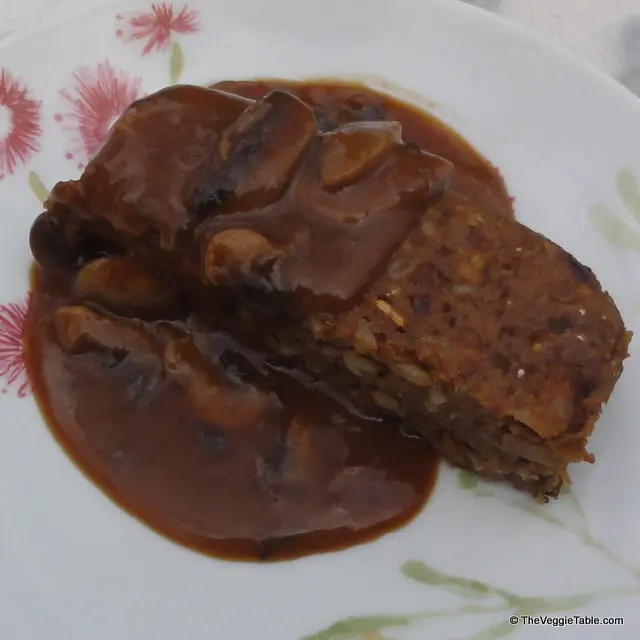 Mushroom Meatloaf Ⓥ