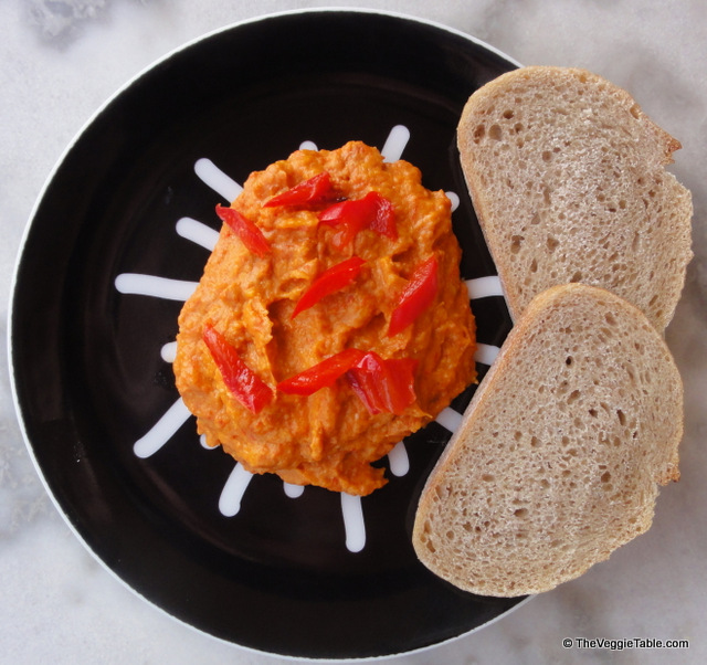Roasted Red Pepper Dip Ⓥ