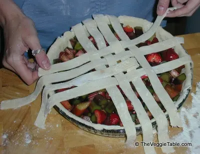 Strawberry Rhubarb Pie Ⓥ