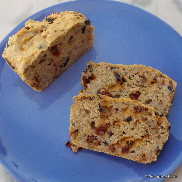 Sun-Dried Tomato and Olive Bread Ⓥ