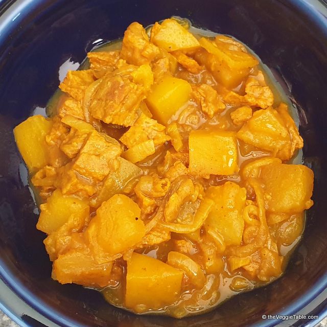 Vegan curried beef