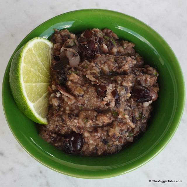 Spicy black bean dip