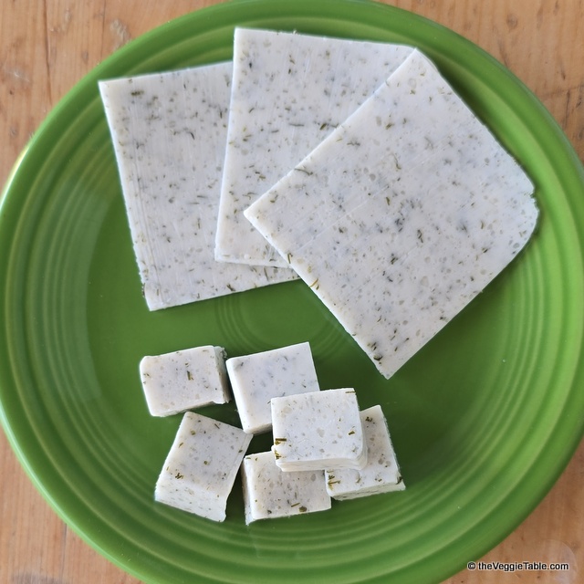 Vegan dill havarti