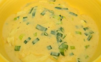 Gold-n-green gravy