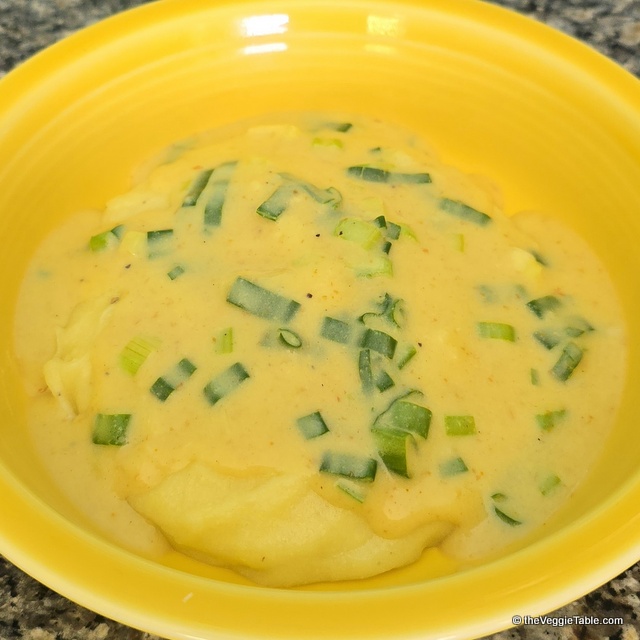 Gold-n-green gravy