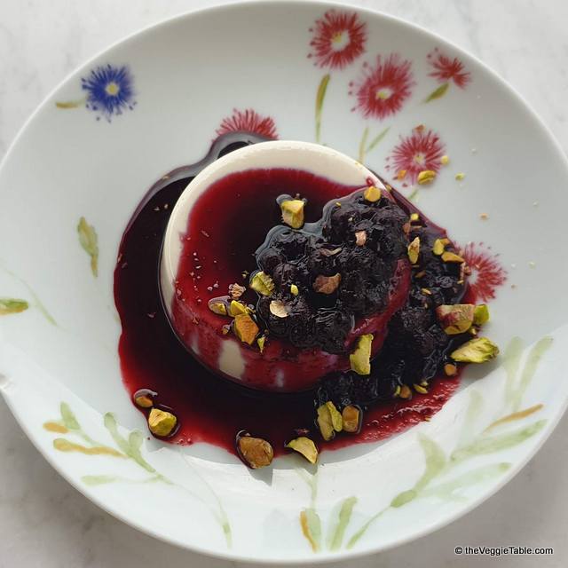 Vegan panna cotta